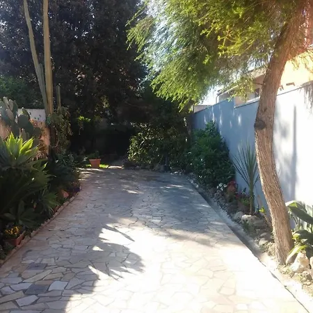 Cla House * אסמיני